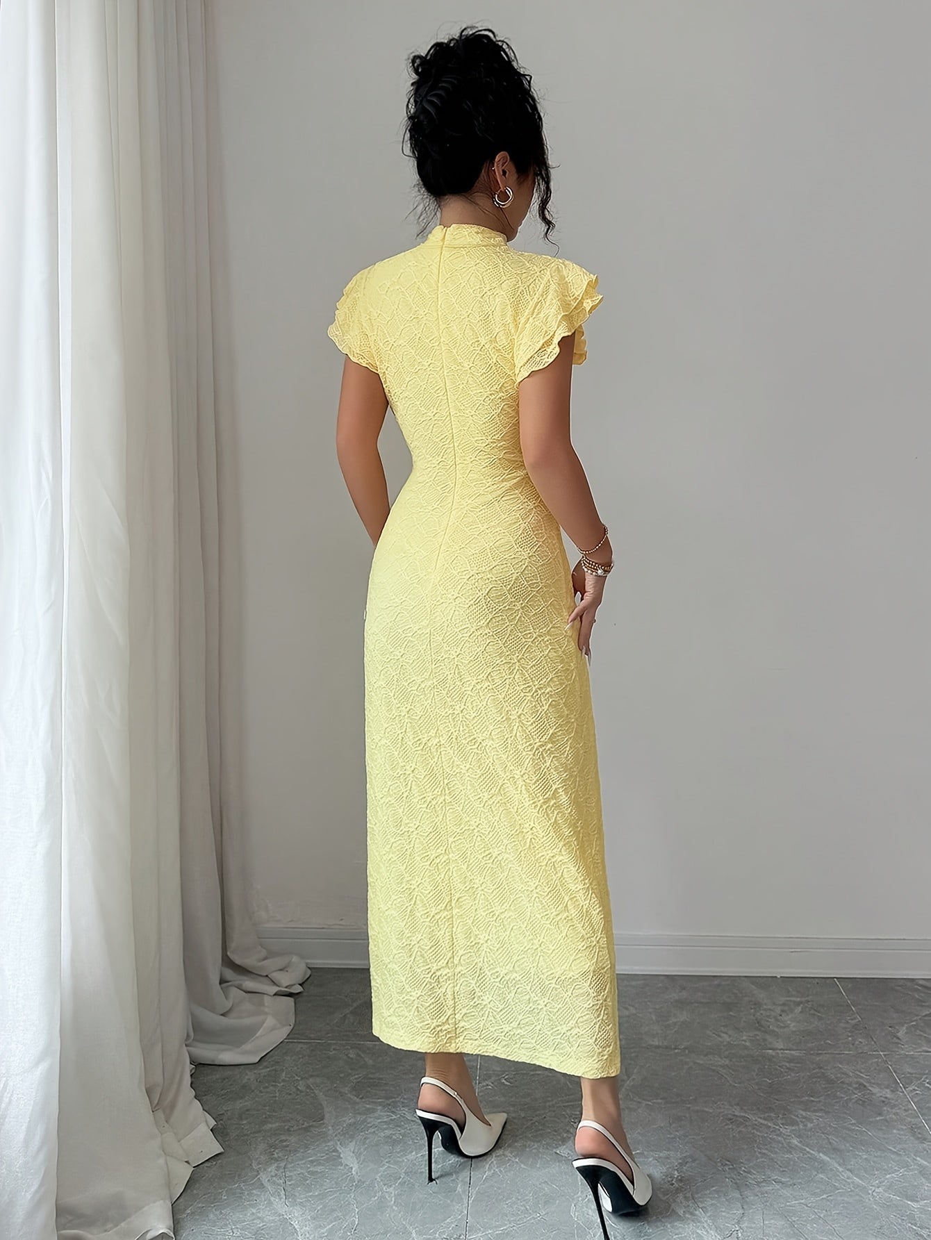 Aurelie fall puff sleeve party dress - neckline detail