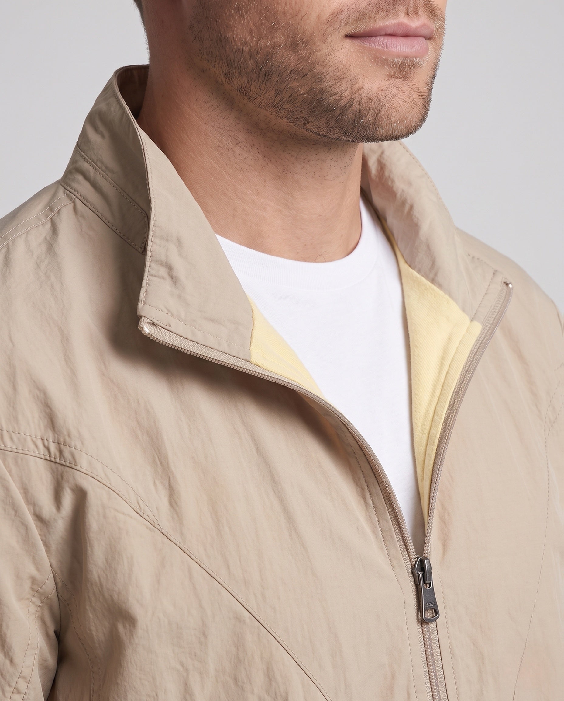 Ben lightweight travel jacket - close up detail