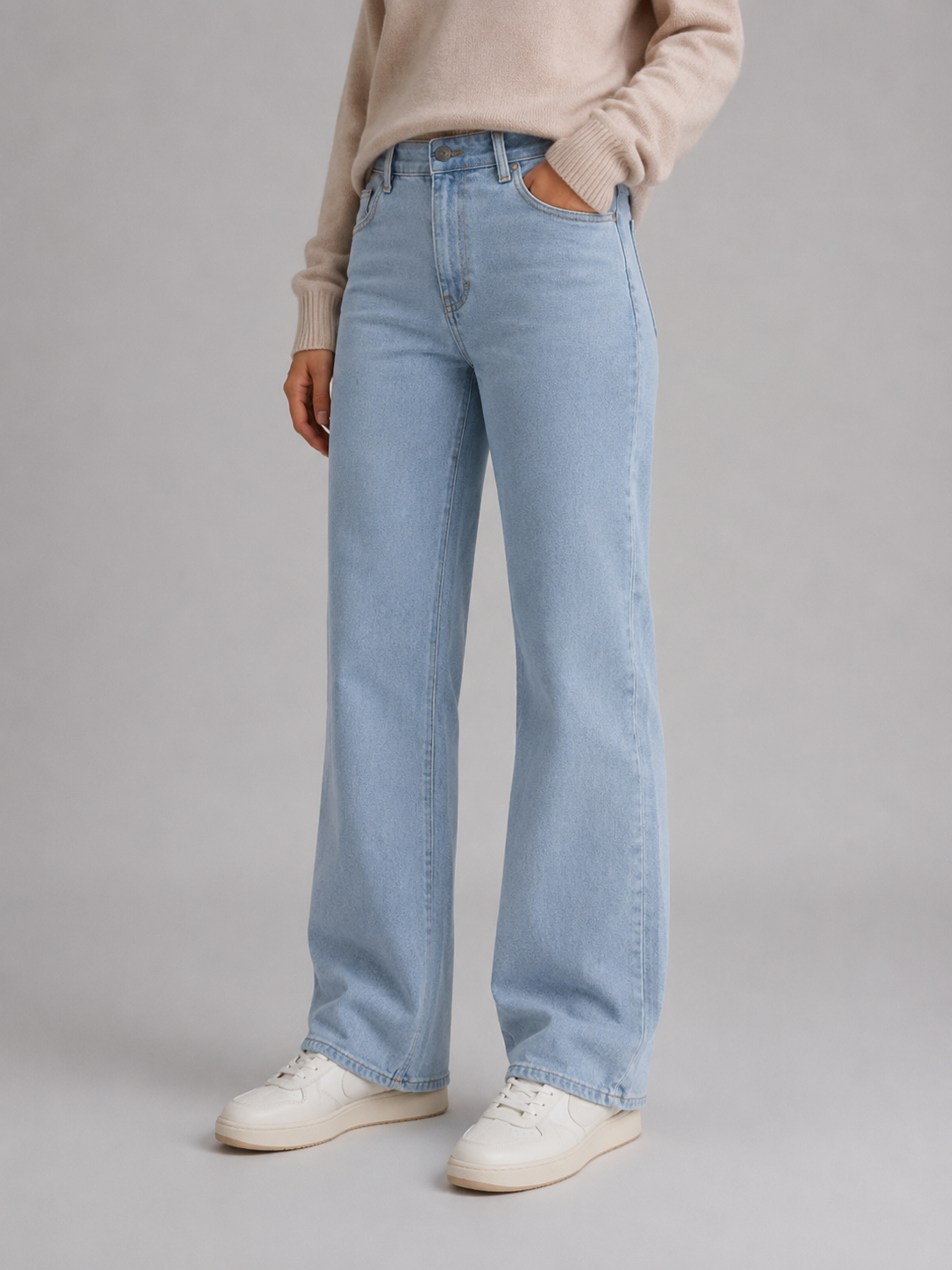 Della high waisted wide leg jeans light wash - front view