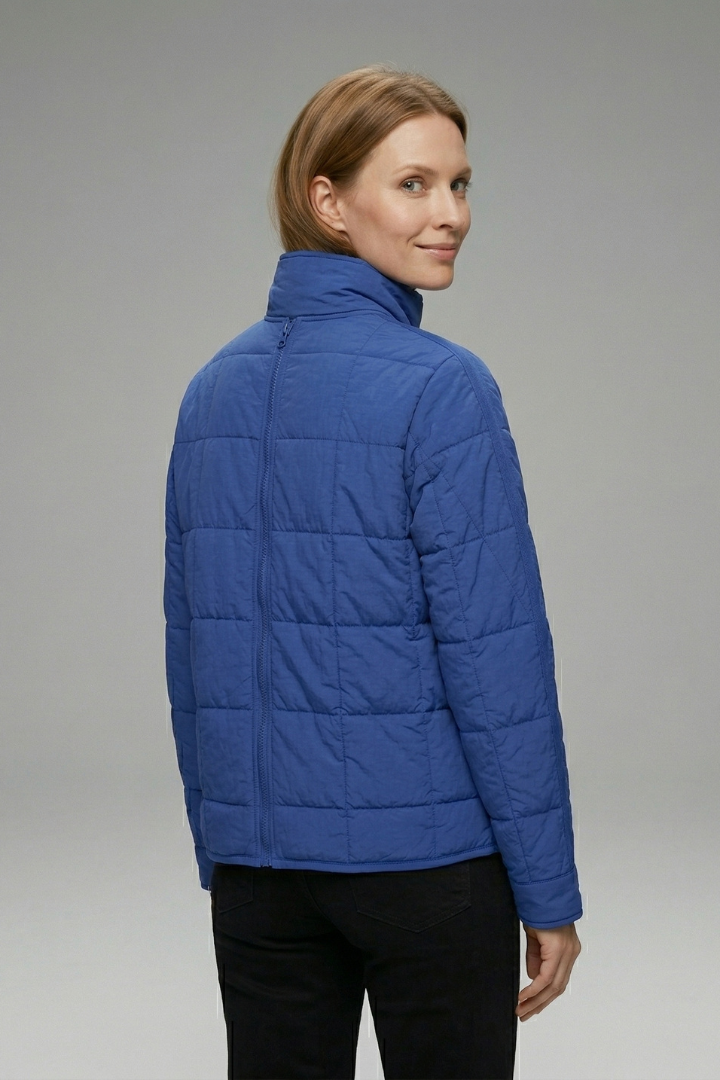 Donatella jacket with zip and quilted surface - detail view