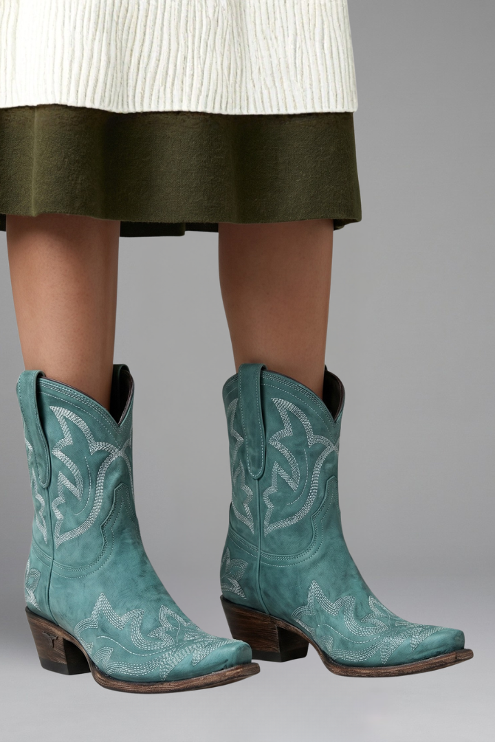 Fiora | Boots with Embroidered Detailing