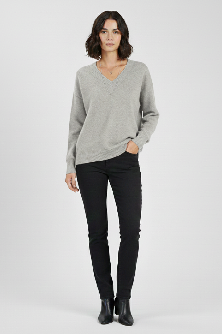 Ginevra | V-Neck Sweater with Pullover Design