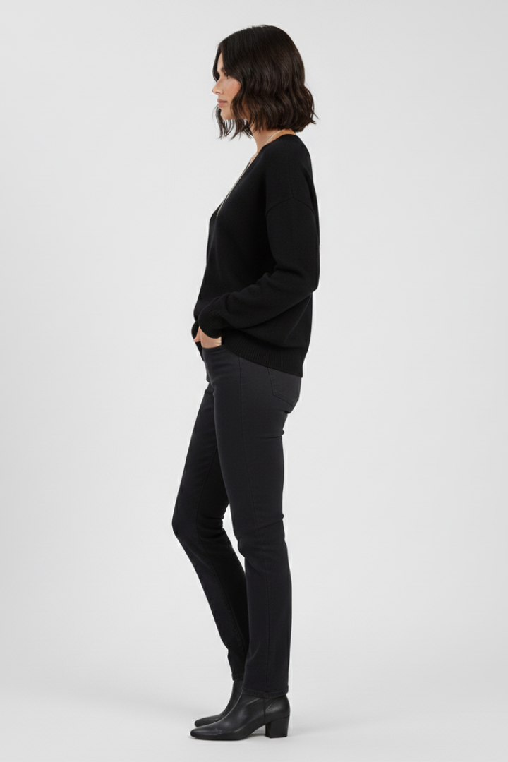 Ginevra V-neck sweater - detail view