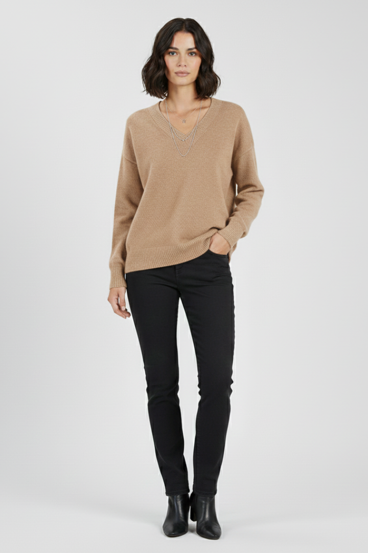 Ginevra | V-Neck Sweater with Pullover Design