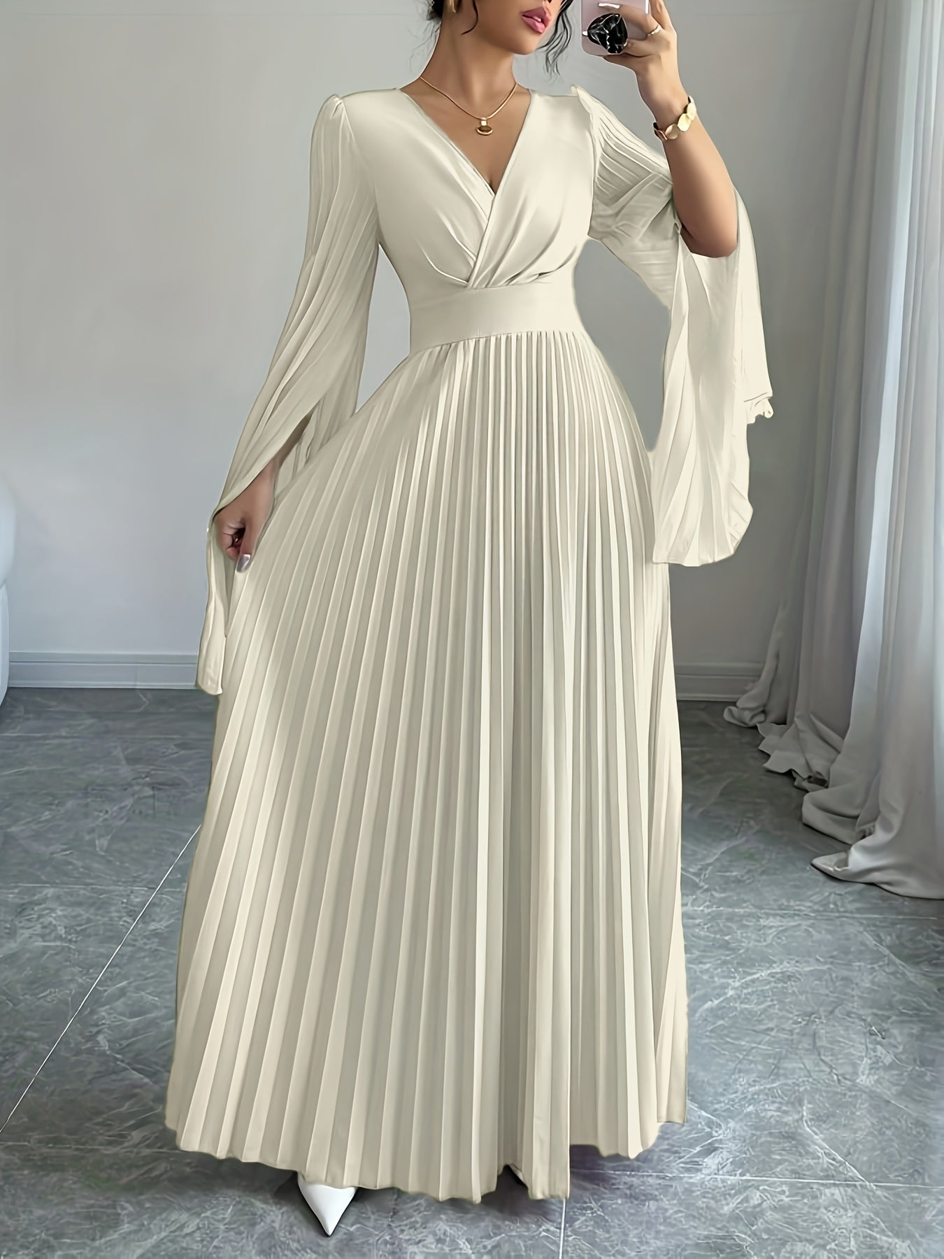 Guinevere fall v-neck maxi dress - sleeve detail