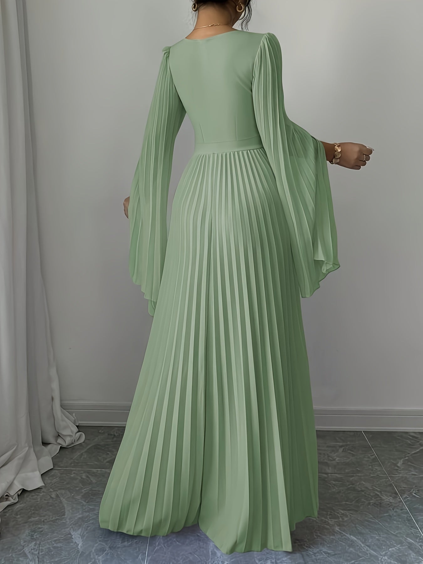 Guinevere fall v-neck maxi dress - styled outfit 1