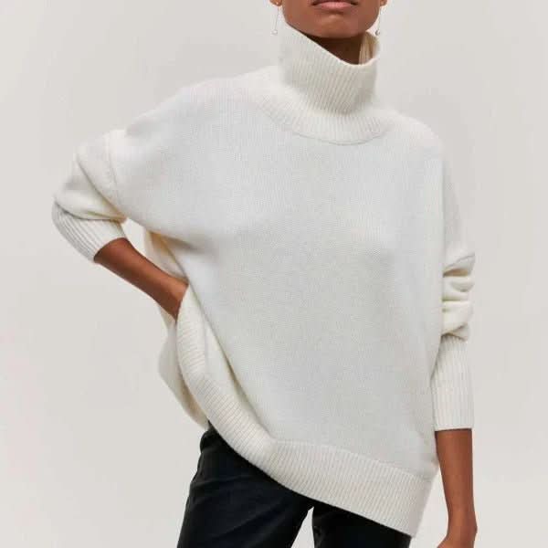 Laura oversized turtleneck sweater - detail view