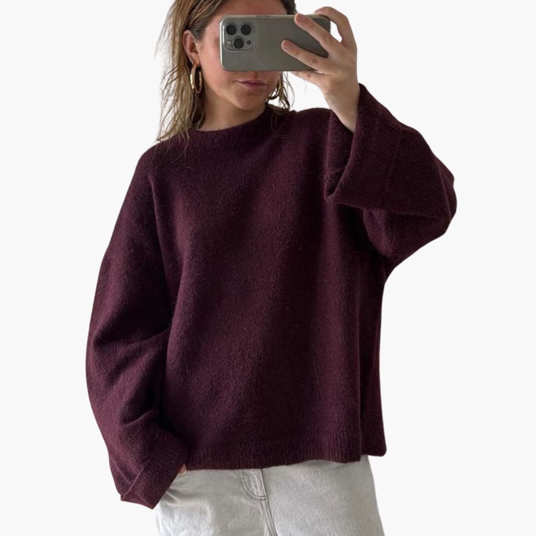 Lucy knit sweater round neckline - side view
