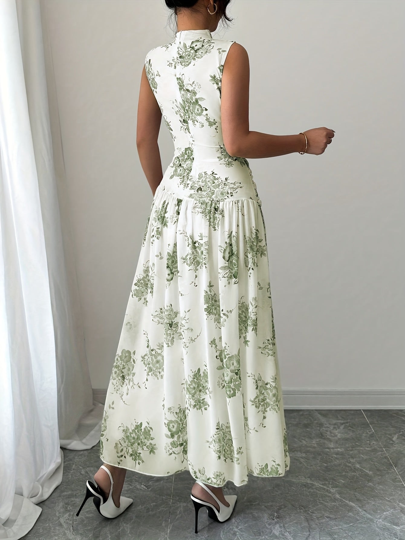 Marisol sleeveless floral dress - print detail