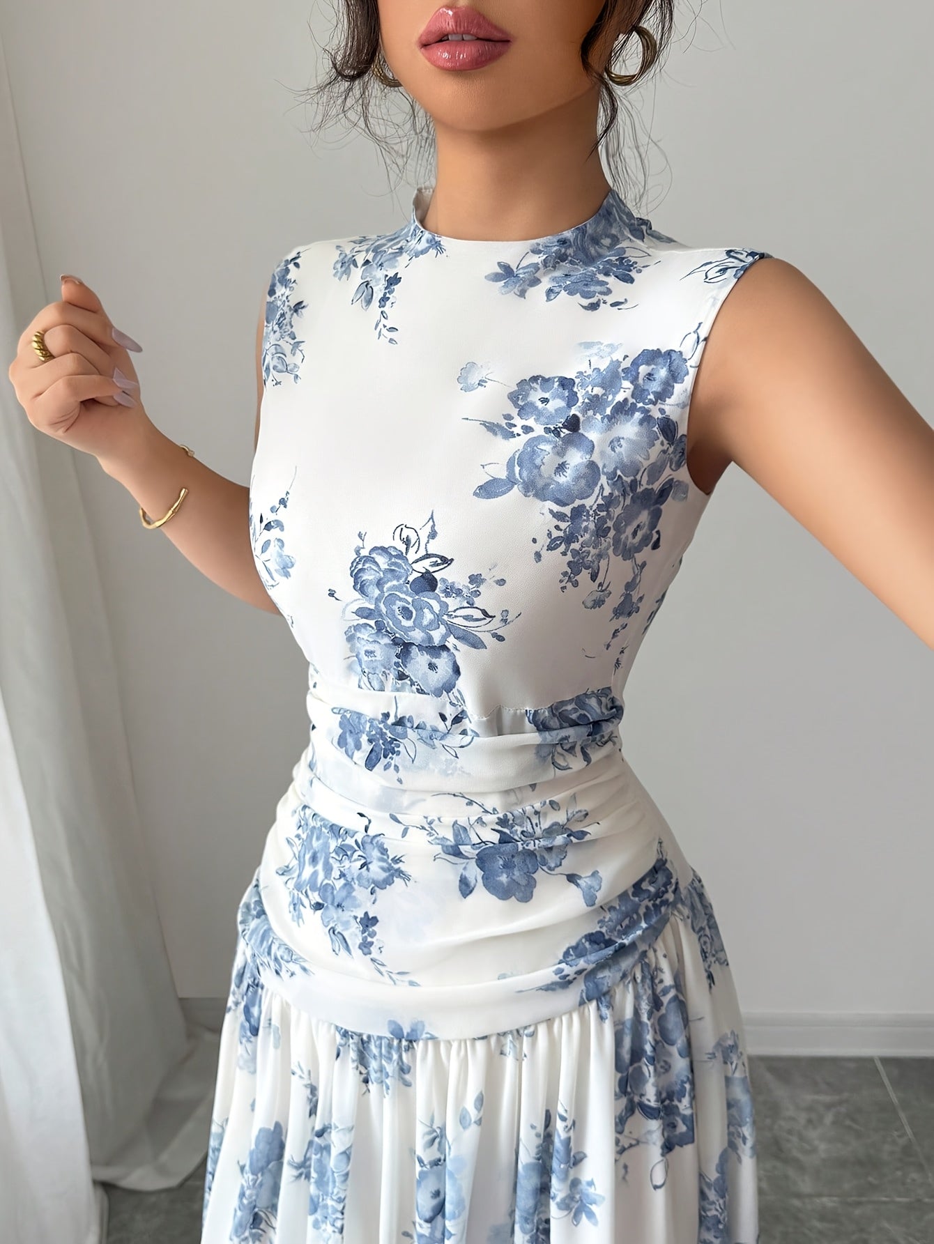 Marisol sleeveless floral dress - full look 1