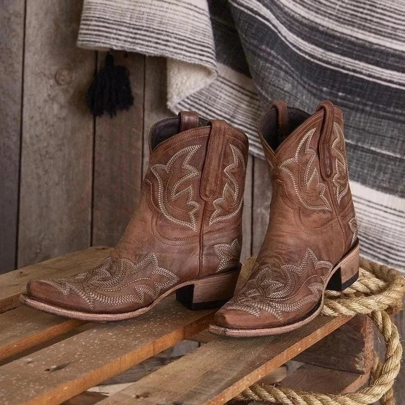 Verlaine | Elegant Embroidered Western Ankle Boots