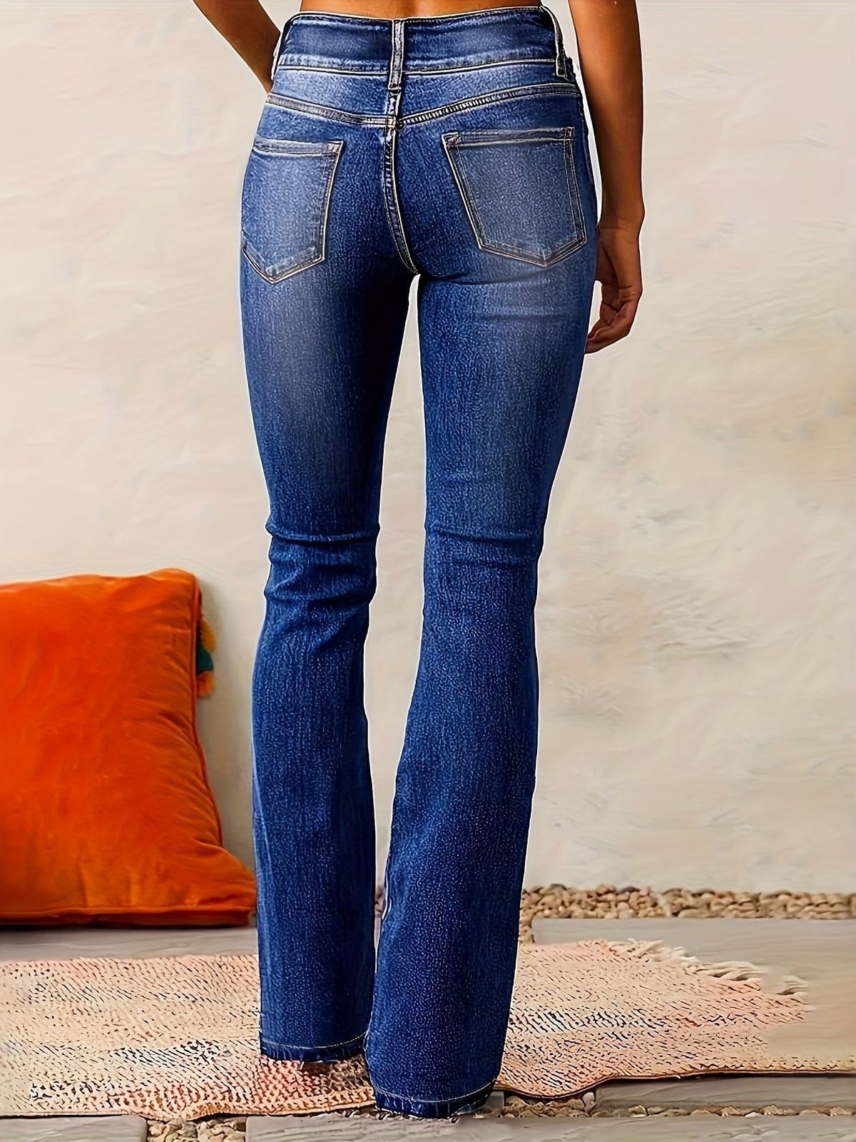 Vespera | Classic High-Rise Flared Jeans