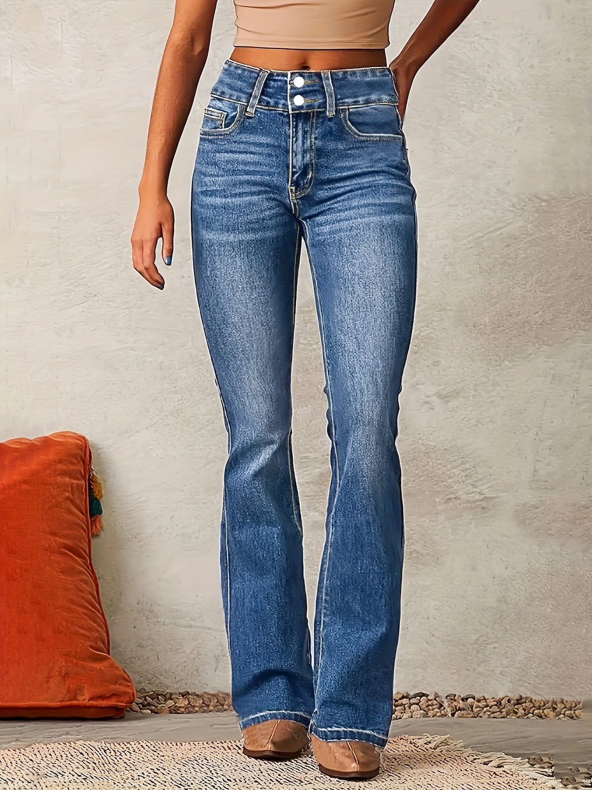 Vespera | Classic High-Rise Flared Jeans